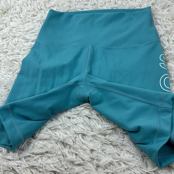 Lululemon Wunder Train High-Rise Short 8" SoulCycle Collab - Picture 2 of 6